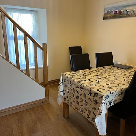 A Family Cottage In Tenby Extérieur photo