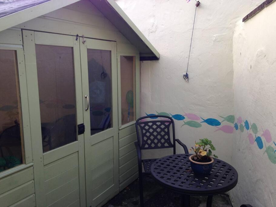 A Family Cottage In Tenby Extérieur photo