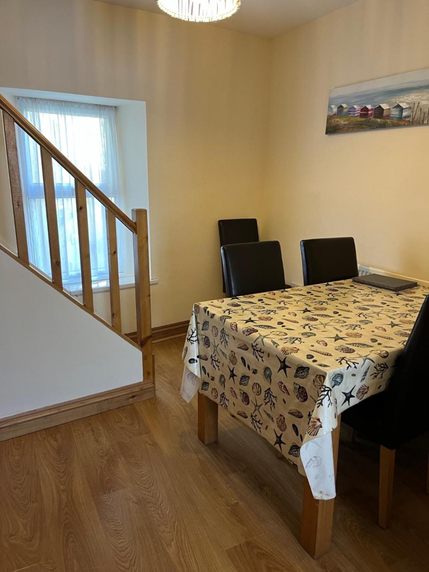 A Family Cottage In Tenby Extérieur photo