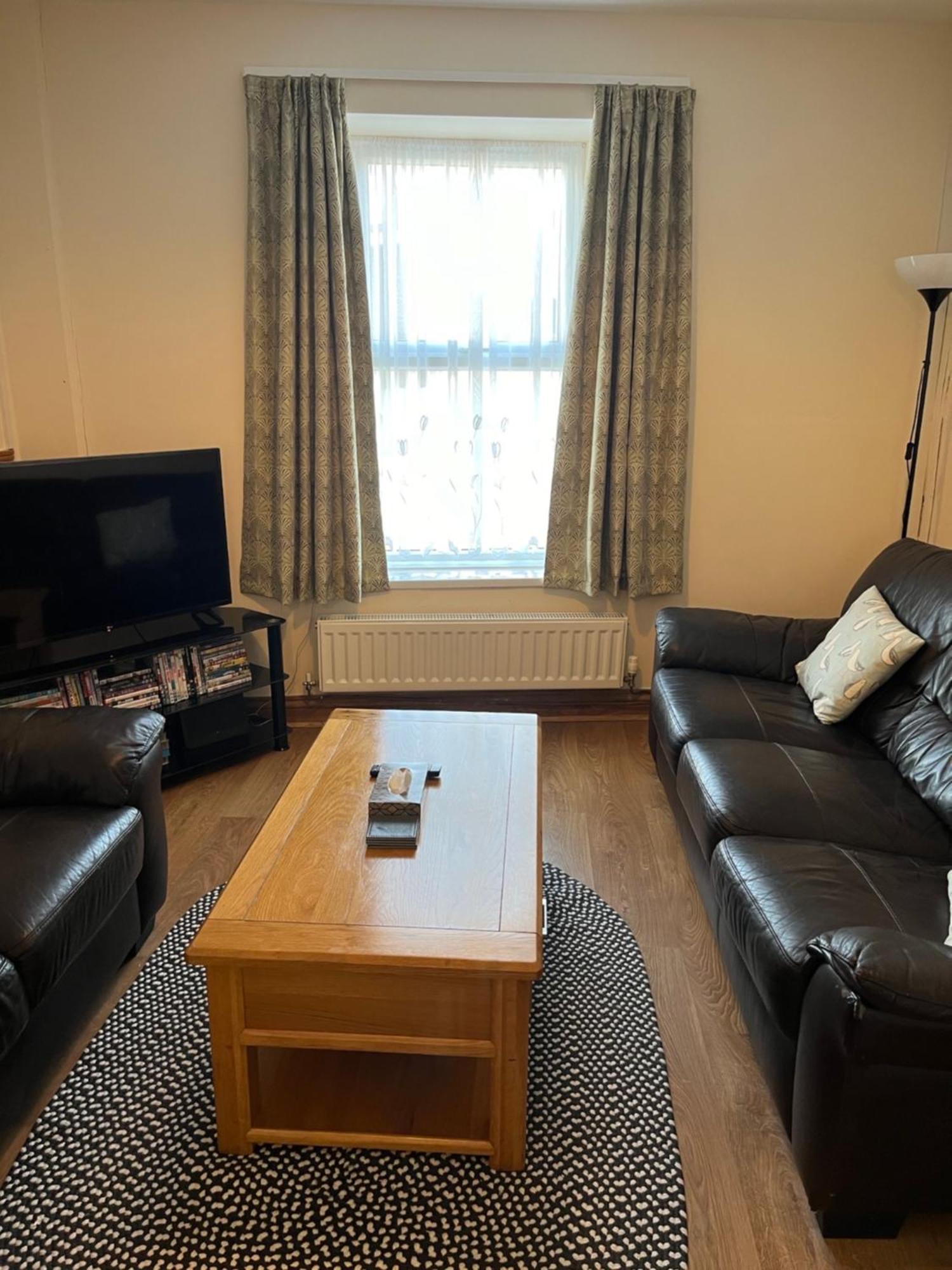 A Family Cottage In Tenby Extérieur photo